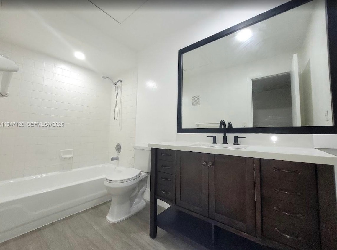 Building Photo - 468 NE 206th Ln