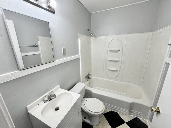 Building Photo - 3350 Hardin Ave