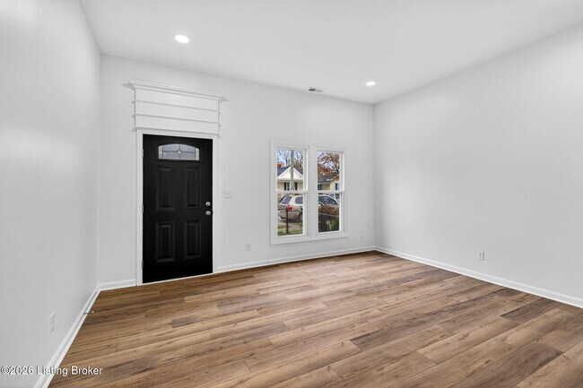 Building Photo - 508 Lilly Ave