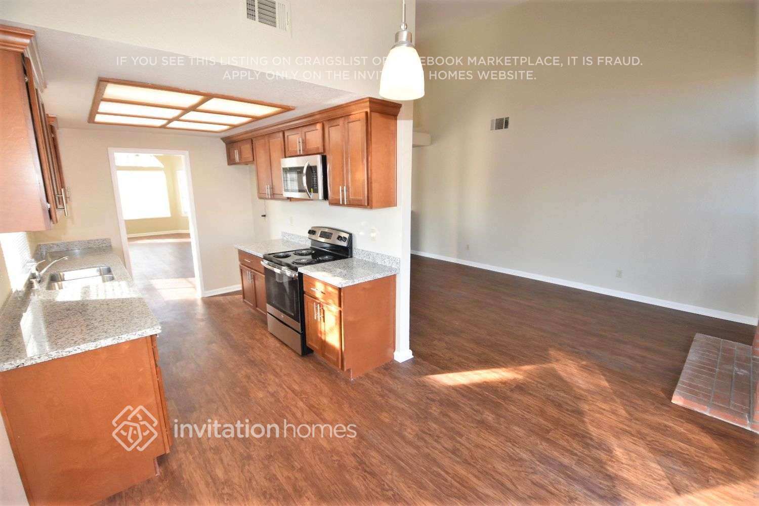 Building Photo - 2770 Seabreeze Dr