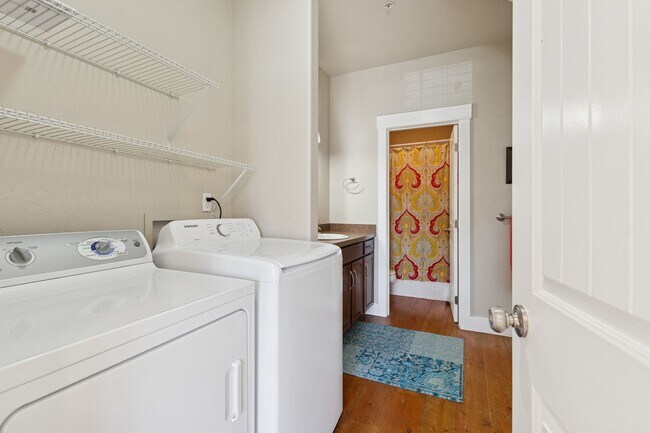 Building Photo - Cute Whitefish Home close to the Footbridge