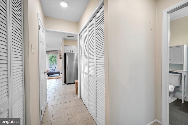Building Photo - 3271 Red Lion Rd