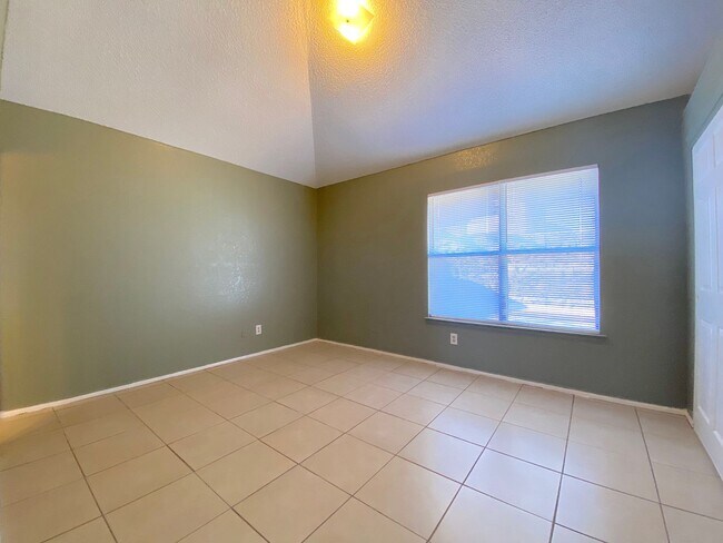 Building Photo - 4713 Harvest Ln