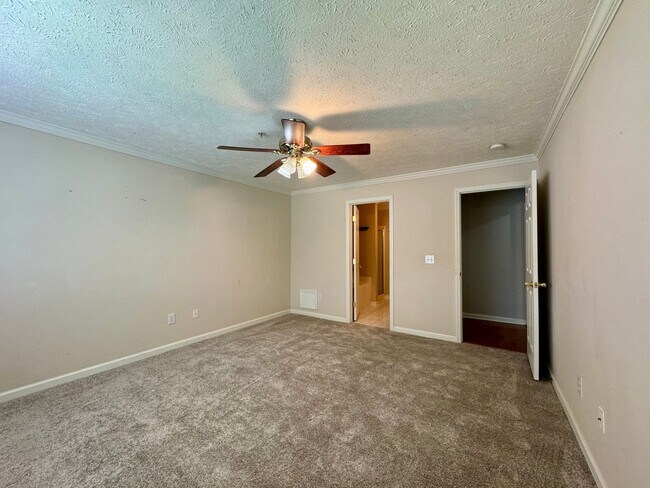 Building Photo - Harbour Pointe Condo