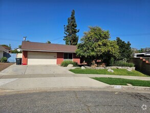 Building Photo - 1087 N Greengrove St
