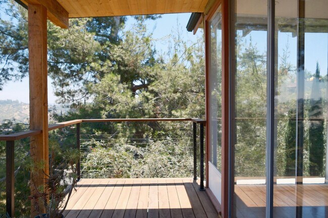 Building Photo - Stunning 2 bed/ 2 Bath Mid Century Modern Mount Washington Home with Panoramic Views, Floor to Ce...