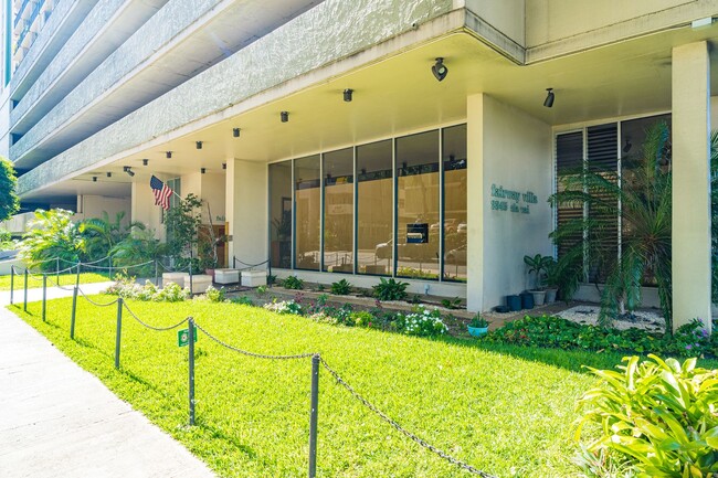 Building Photo - Fairway Villa in Waikiki (1BR, 1BA, 1PG, A...