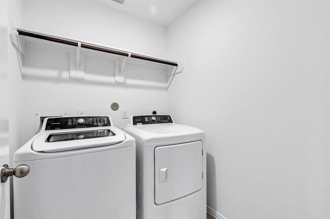 Building Photo - 4439 Aversa Dr
