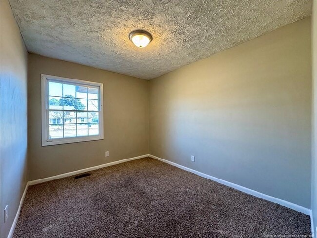 Building Photo - 622 Glensford Dr