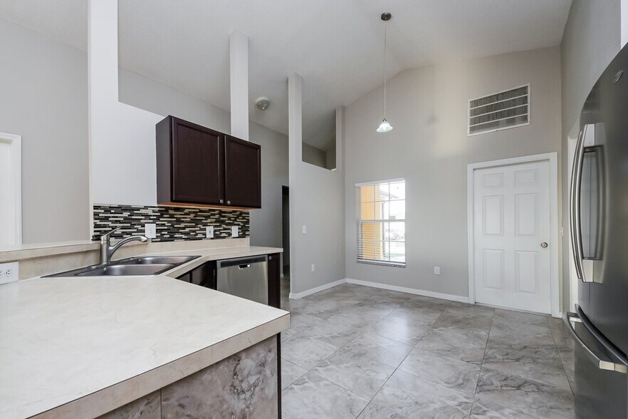 Building Photo - 458 Tamarind Parke Ln