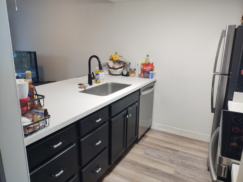 Building Photo - 8802 Ilona Ln