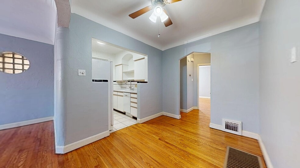 Building Photo - 5816 Mardel Ave