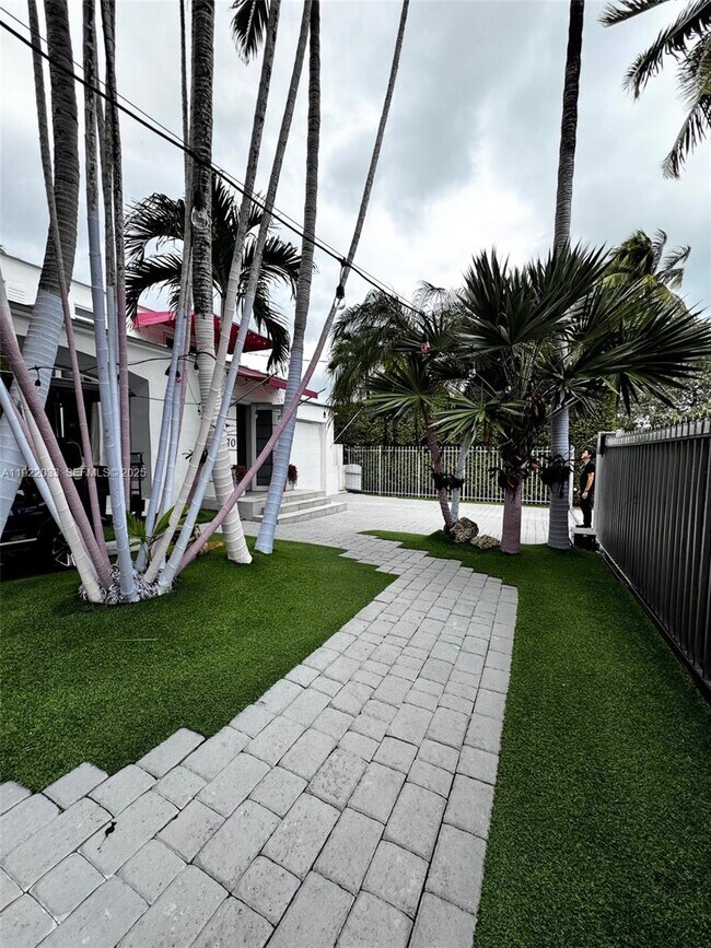 Building Photo - 3470 Sheridan Ave