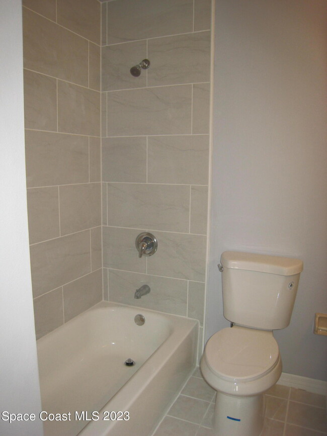 Building Photo - 201 International Dr