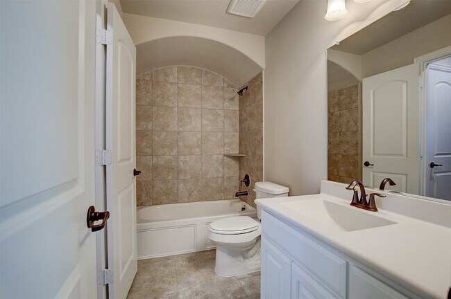 Building Photo - 9006 Forest Park Ct