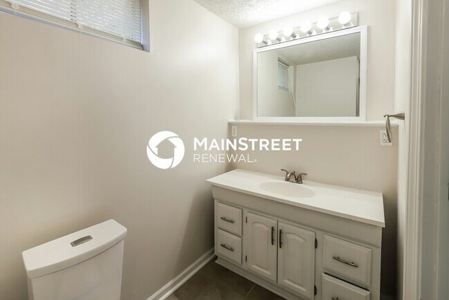 Building Photo - 3 Bedroom Pet-Friendly Home in INDEPENDENC...