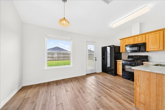 Building Photo - 2314 Blue Star Dr