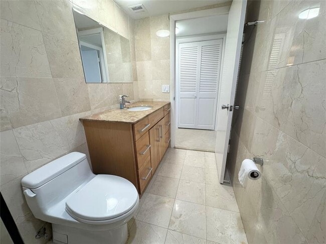 Building Photo - 4100 Galt Ocean Dr