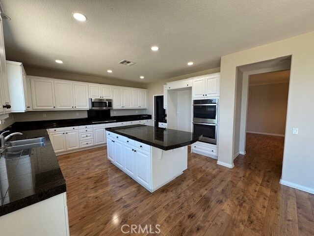 Building Photo - 16034 Skyridge Dr