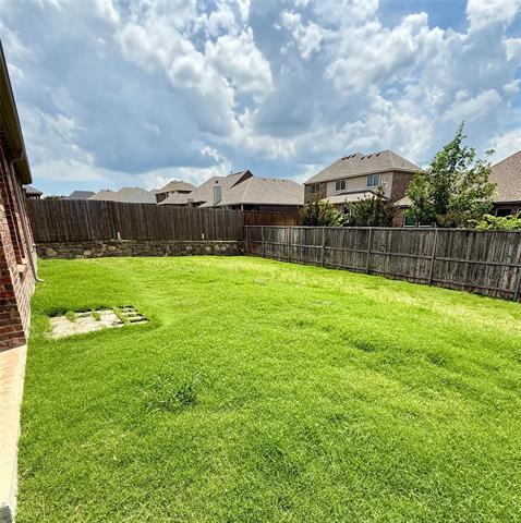 Building Photo - 204 Flower Ridge Dr