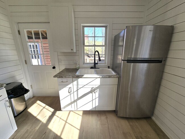 Building Photo - Renovated Cabin In Vilas