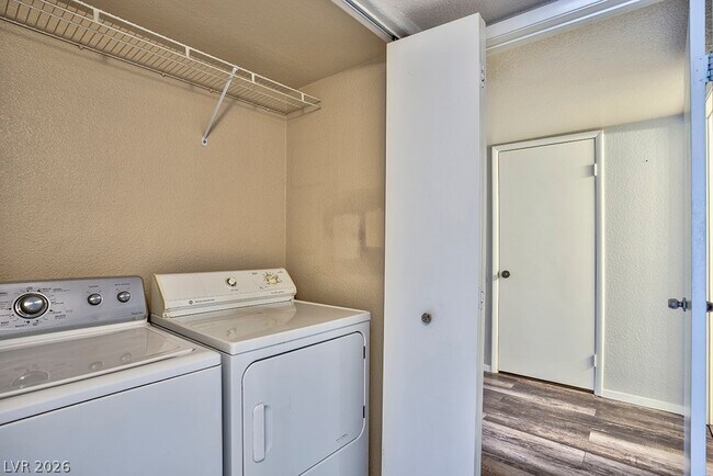 Building Photo - 3128 Tarpon