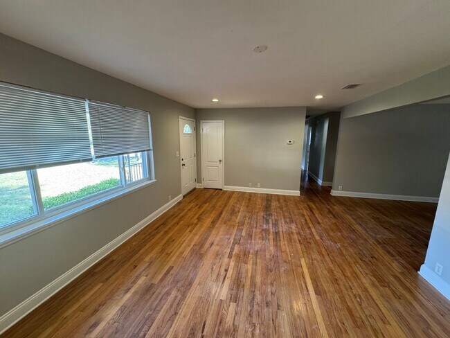 Building Photo - 3/2 Rental Near The Gates of Eglin AFB