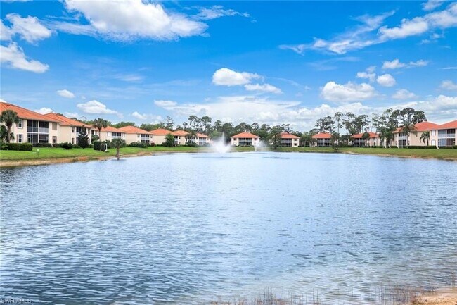 Building Photo - 360 Robin Hood Cir