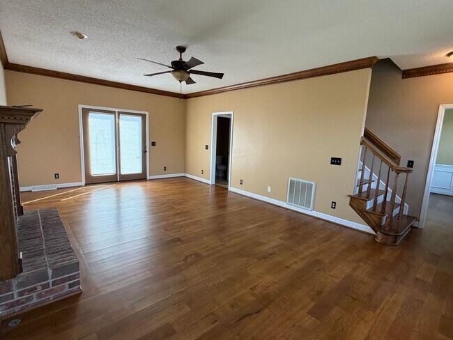 Building Photo - Prime Location in Half Mile Lake, Greenville, SC