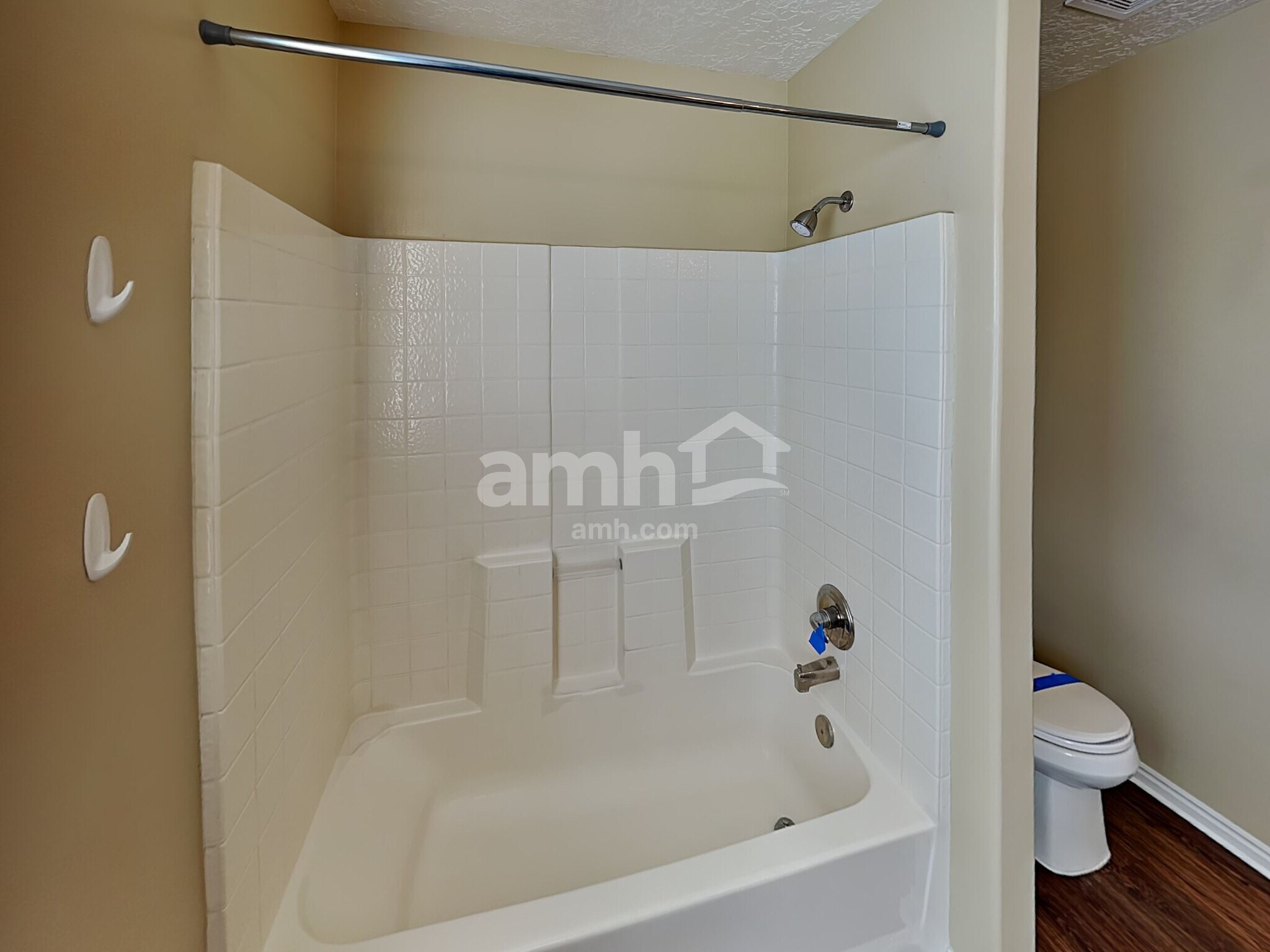 Building Photo - 5466 Midland Dr