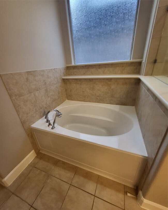 Building Photo - 606 Admiral Bay Ln