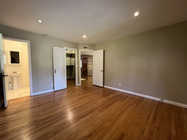 Building Photo - Beautiful 3-Bedroom Home with Remodeled Kitchen, Dual Living Spaces & Spacious Backyard