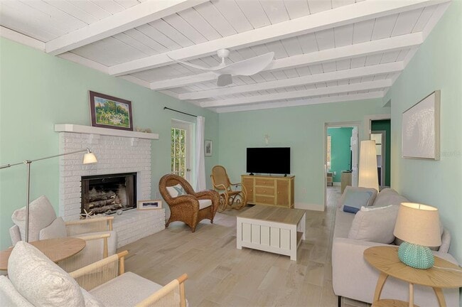 Building Photo - 5253 Avenida Del Mare