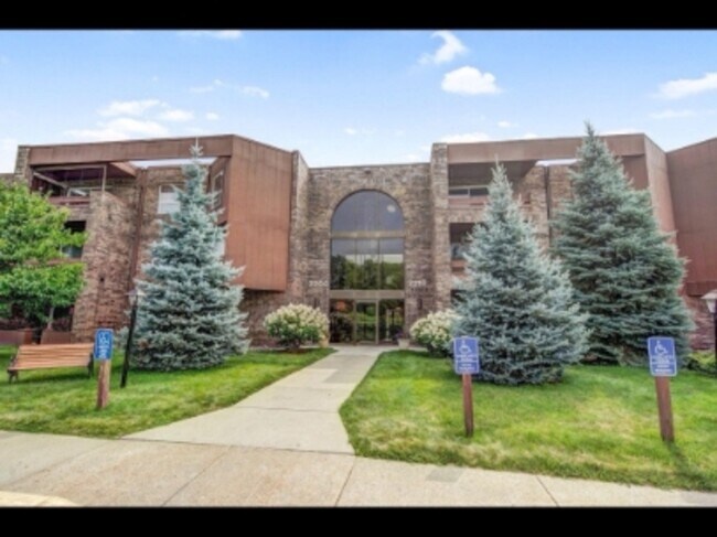 Building Photo - 2210 Midland Grove Rd