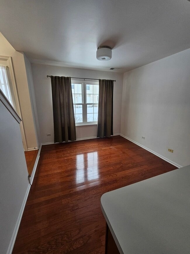 Building Photo - 1327 Sugar Ct