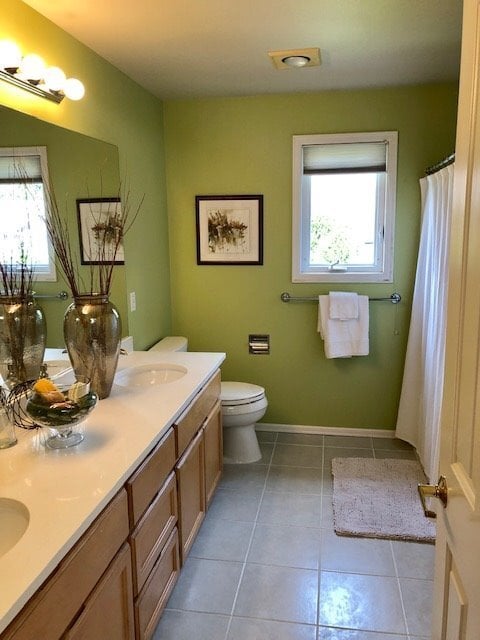 Building Photo - Beautiful Peaceful Timberline Home