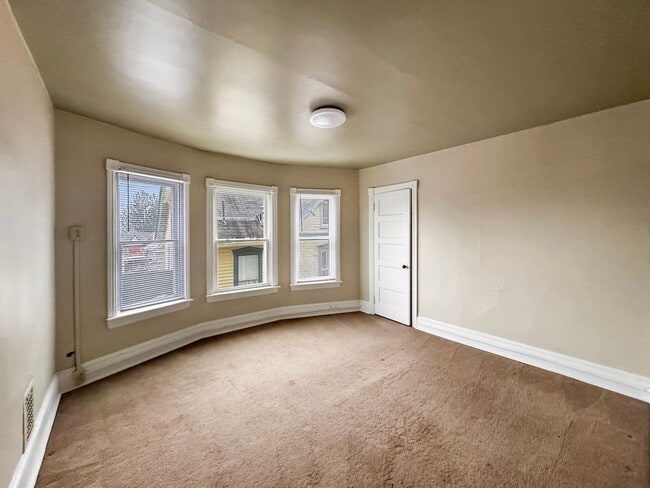 Building Photo - 812-814 Third Ave