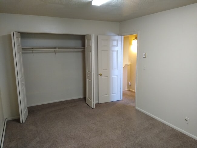 Building Photo - 171 College Way