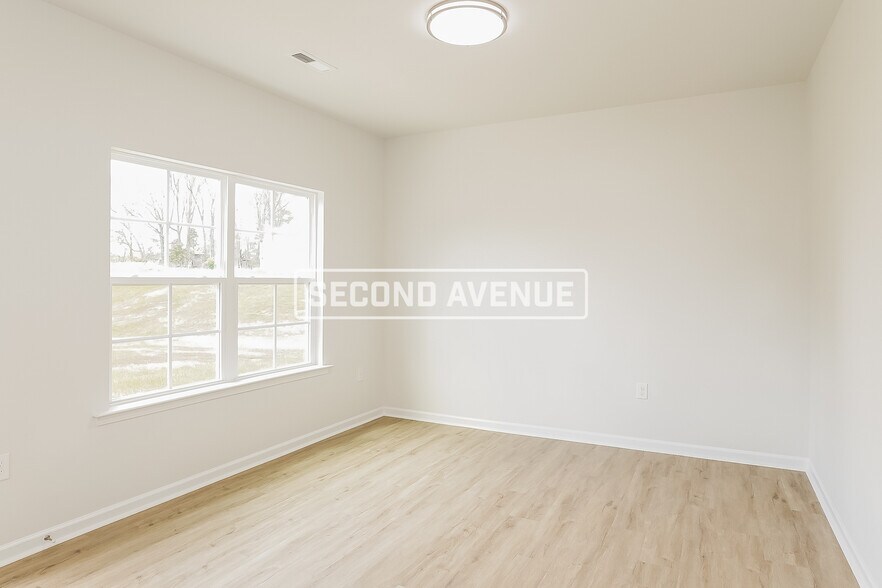 Building Photo - 492 Everidge Rd