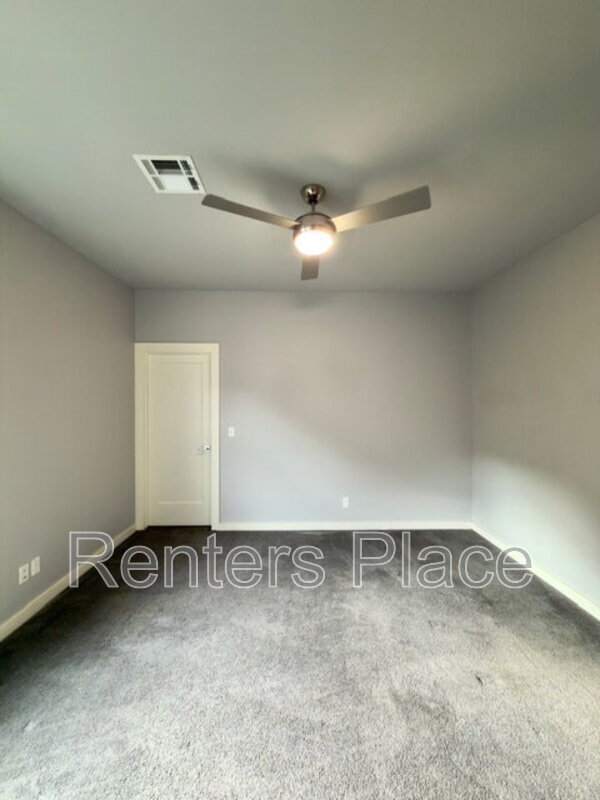 Building Photo - 4001 East 120th St S