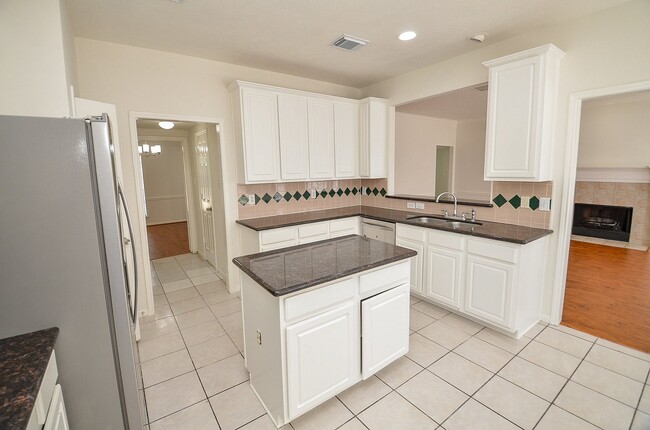 Building Photo - 14811 Winterfair Dr