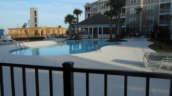 Building Photo - 3 bedroom, 2 bath condo at Queens Harbour