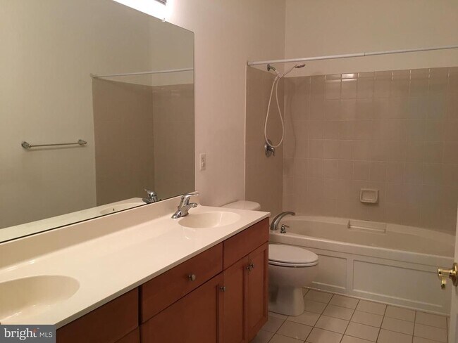 Building Photo - 126 Masterson Ct