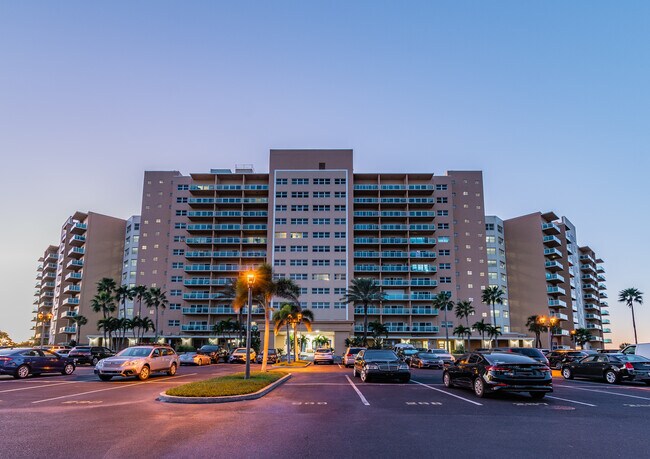 Building Photo - 880 Mandalay Ave