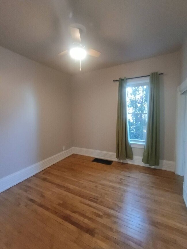 Building Photo - 2035-2037 N Buffum St