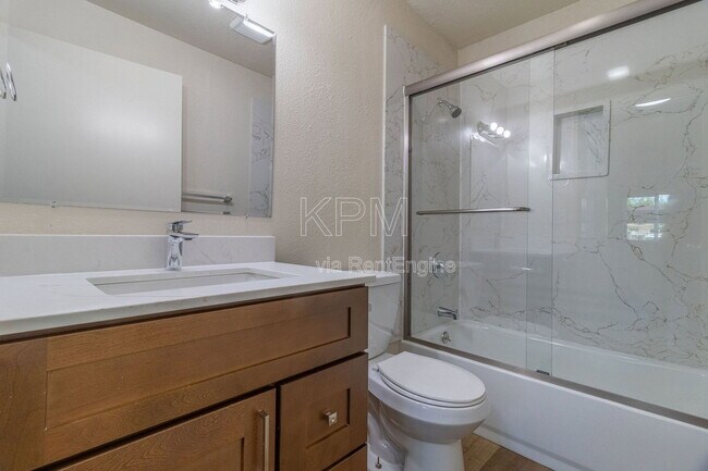 Building Photo - 4332 Pacific Ave