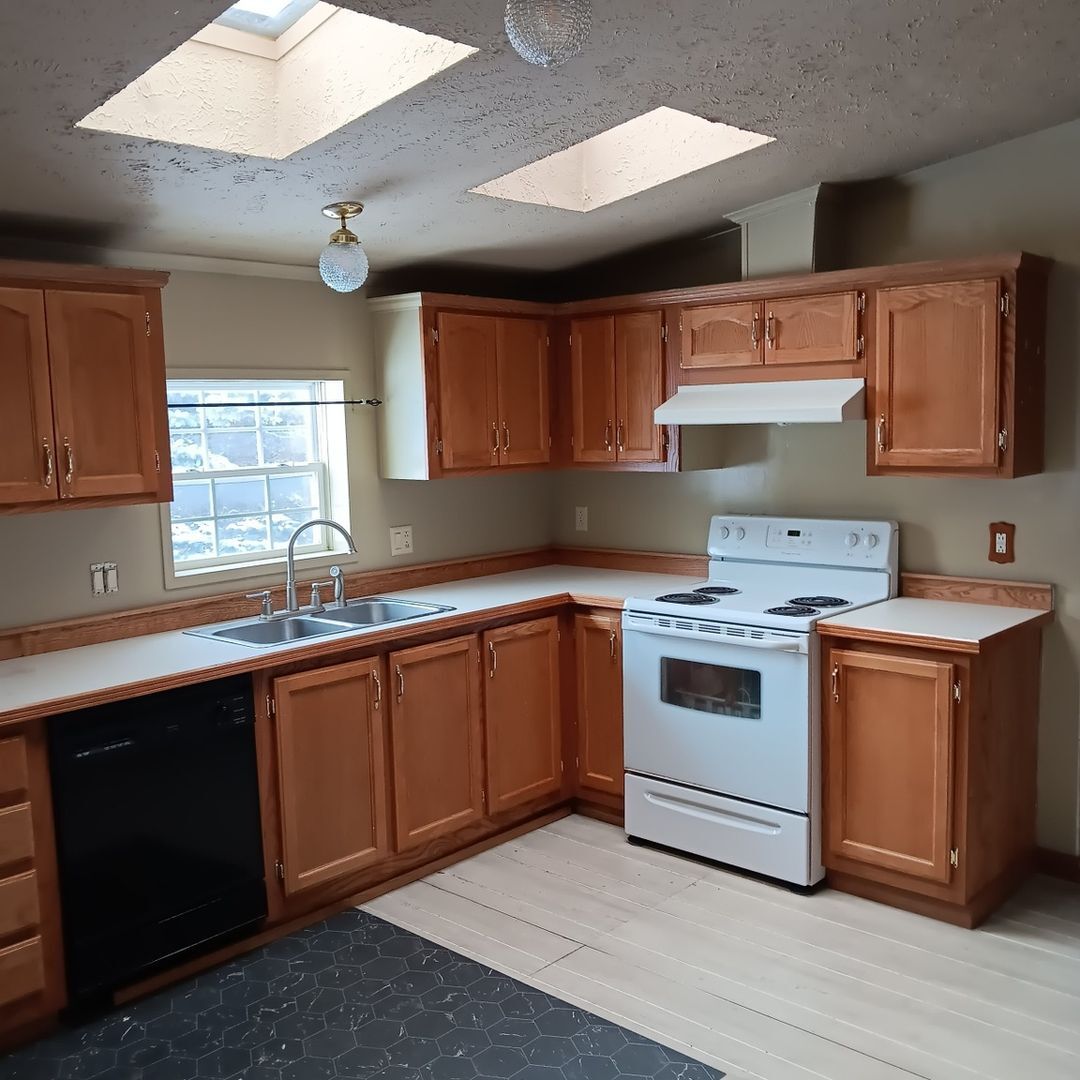 Building Photo - 1781 Tyler Rd SE