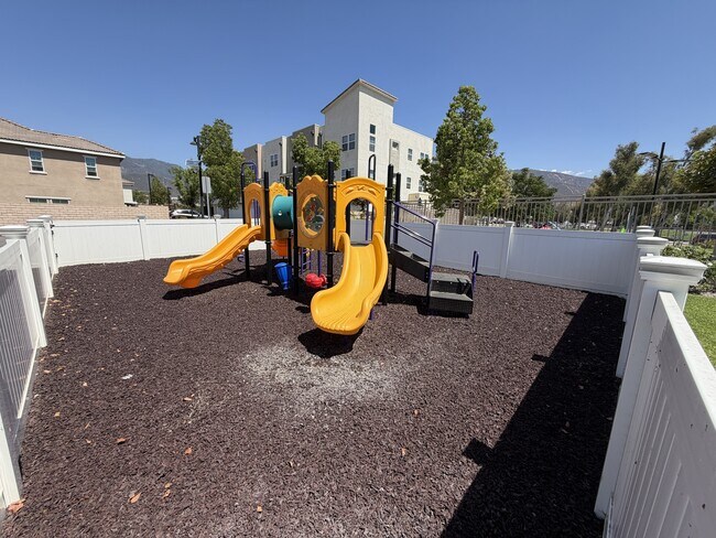 Building Photo - 5344 N Alumni Ln