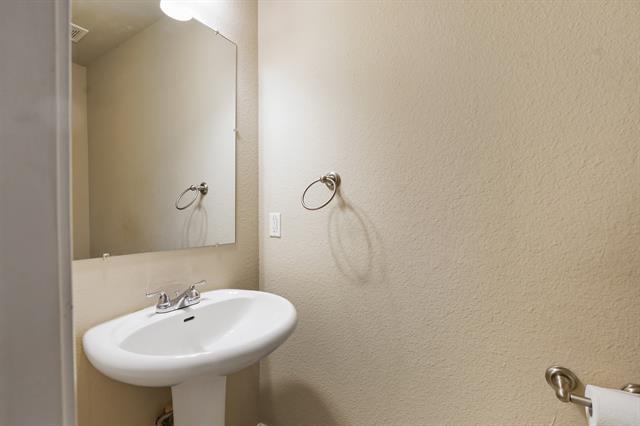 Building Photo - 517 Jack Harris St