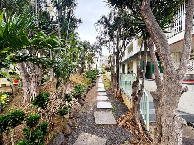 Building Photo - 249 Kapili Street, #203